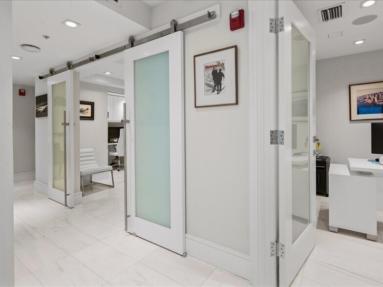 More Photos Of 1001 10th Ave S, Naples Office Residential For Sale