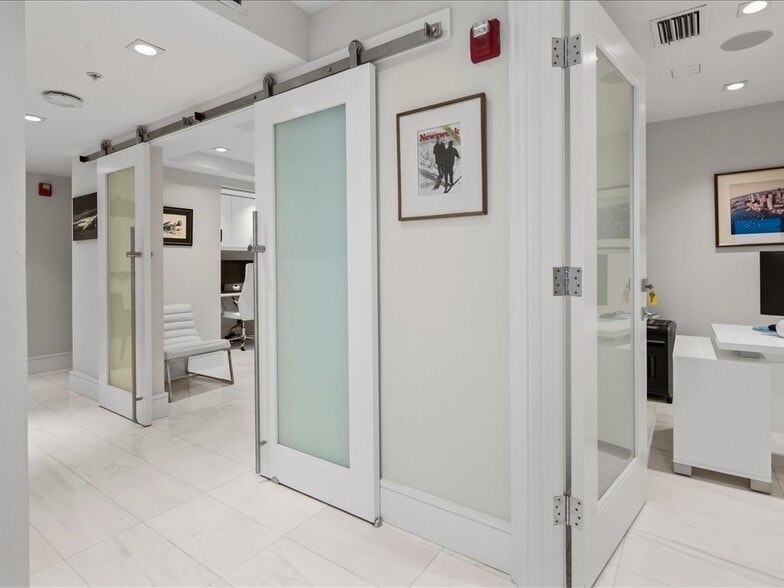 More Photos Of 1001 10th Ave S, Naples Office Residential For Lease
