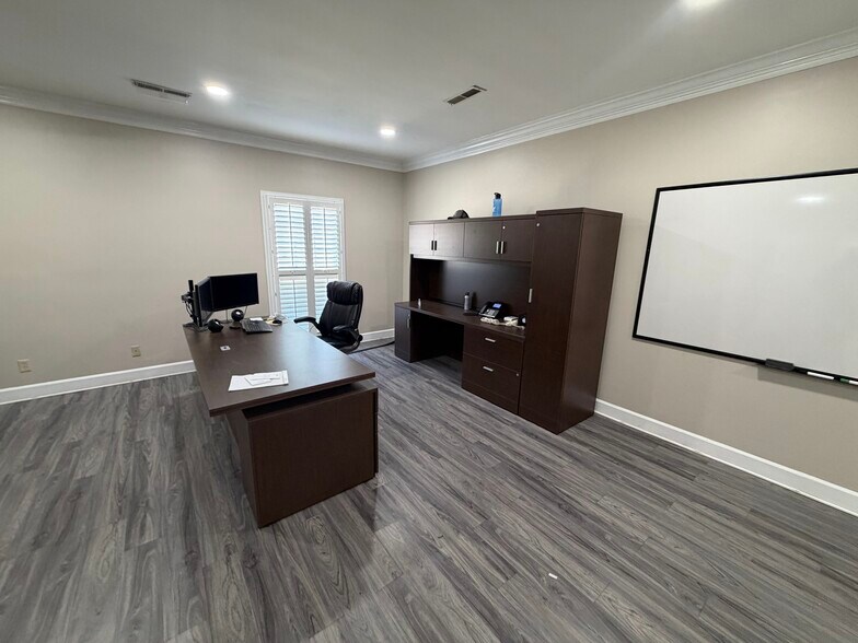 More Photos Of 7155 AL-13, Haleyville Distribution For Sale