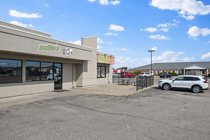 More Photos Of 1951-1981 S 8th St, Wisconsin Rapids General Retail For Sale