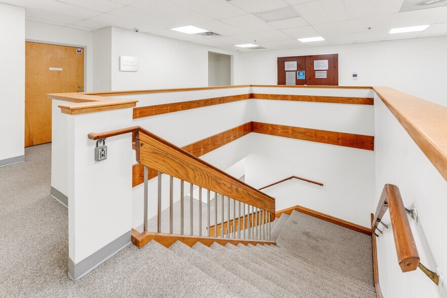 More Photos Of 168 Franklin Corner Rd, Lawrenceville Medical For Sale