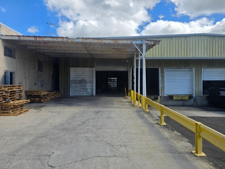 More Photos Of 1102 N Rome Ave, Tampa Warehouse For Lease