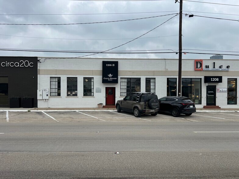 Primary Photo Of 1202-1208 N Riverfront Blvd, Dallas General Retail For Lease