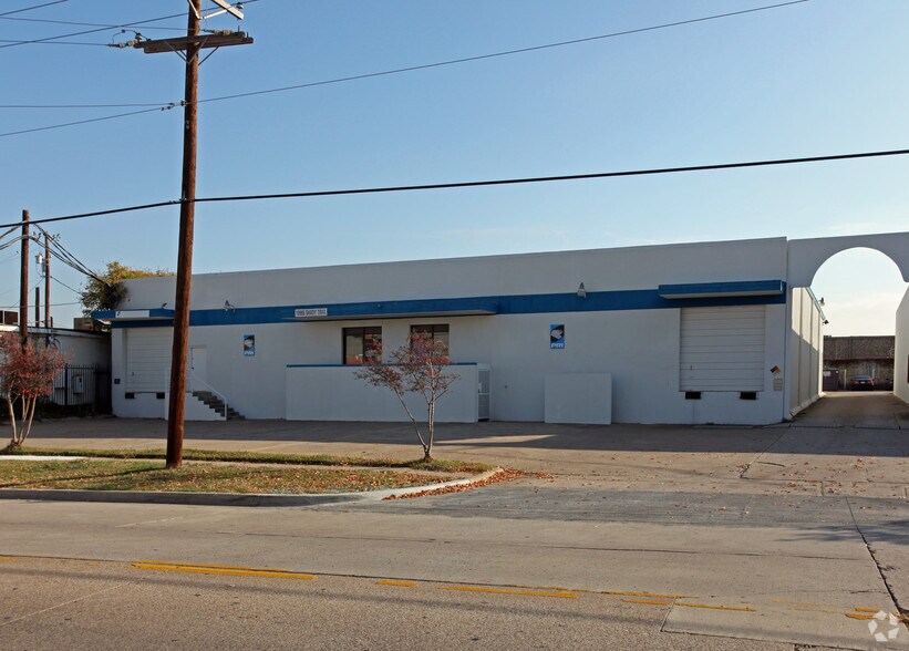 More Photos Of 10964-10966 Shady Trl, Dallas Distribution For Sale
