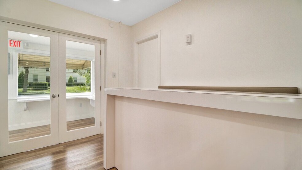 More Photos Of 230 E Marks St, Orlando Office Residential For Lease