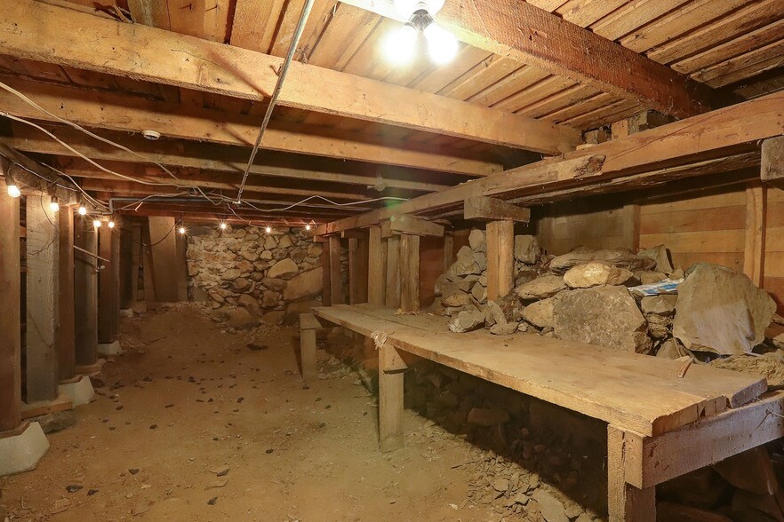 More Photos Of 212 Main St, Sierra City Hotel For Sale