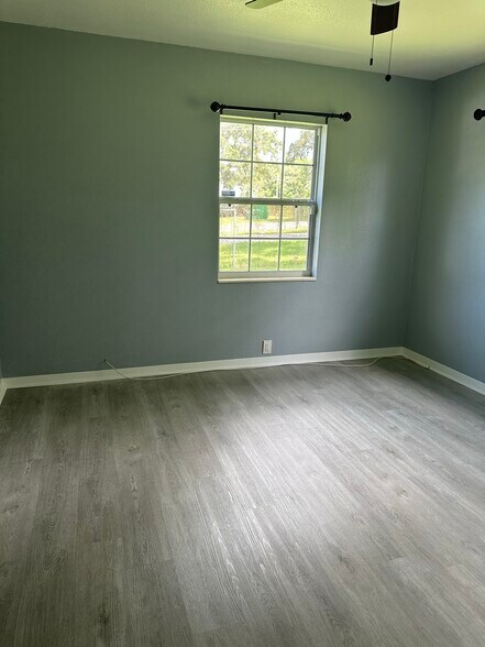 More Photos Of 5636 Kennedy Hills Dr, Seffner Storefront Retail Office For Sale