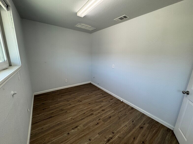 More Photos Of 2820 Broadmoor Ave, Concord Office For Sale