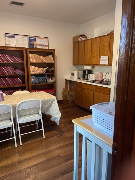 More Photos Of 1240 Hospital Dr, Mount Pleasant Medical For Lease