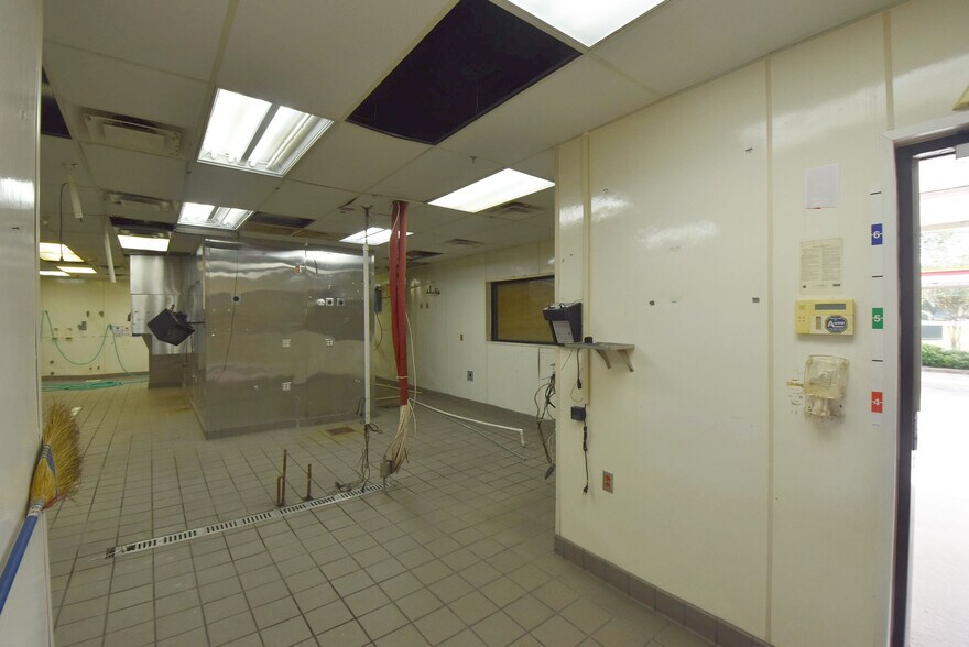 More Photos Of 64 Carriage Oaks Dr, Tyrone Restaurant For Lease