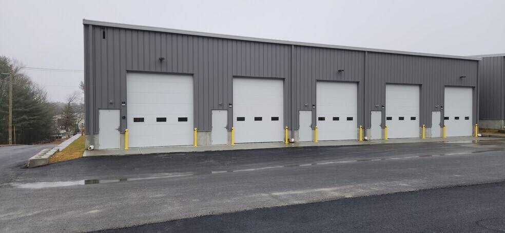 More Photos Of 41 Nooseneck Hill Rd, West Greenwich Warehouse For Lease