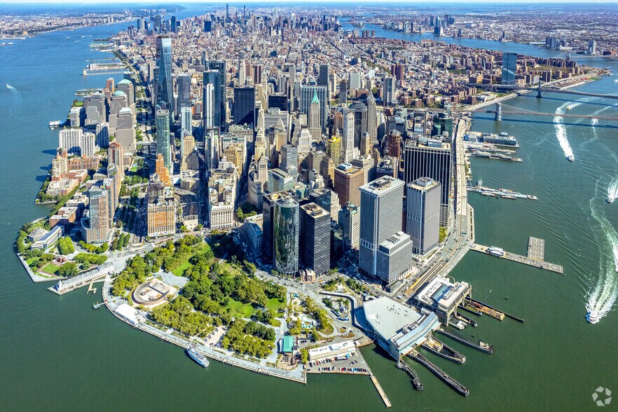 More Photos Of One World Trade Center, New York Office For Lease