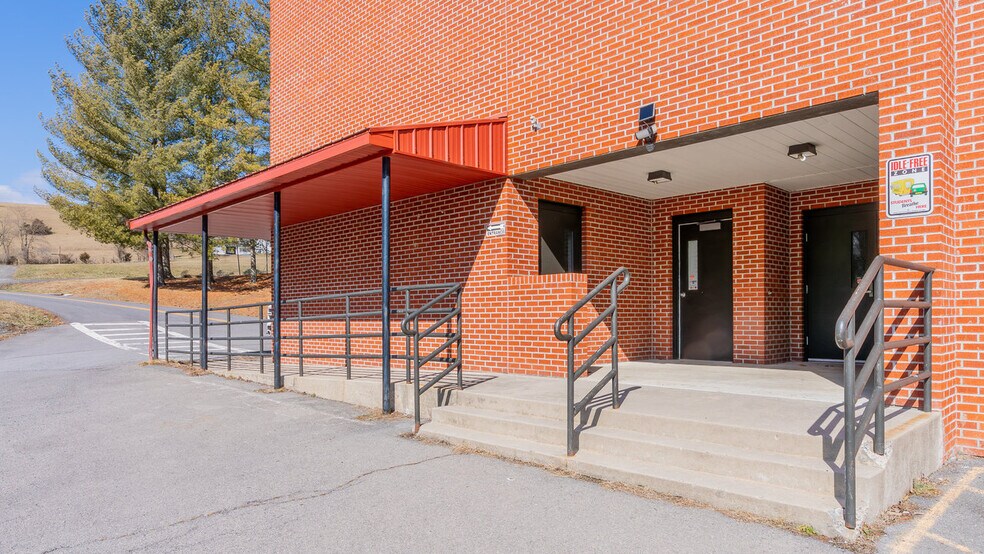 More Photos Of 81 Evick Dr, Franklin Flex For Sale