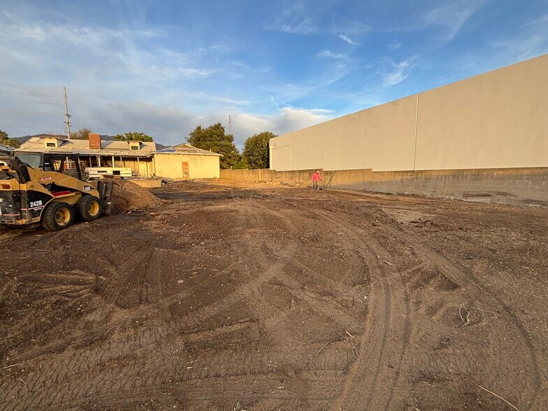 More Photos Of 13241 Bradley Ave, Sylmar Land For Lease