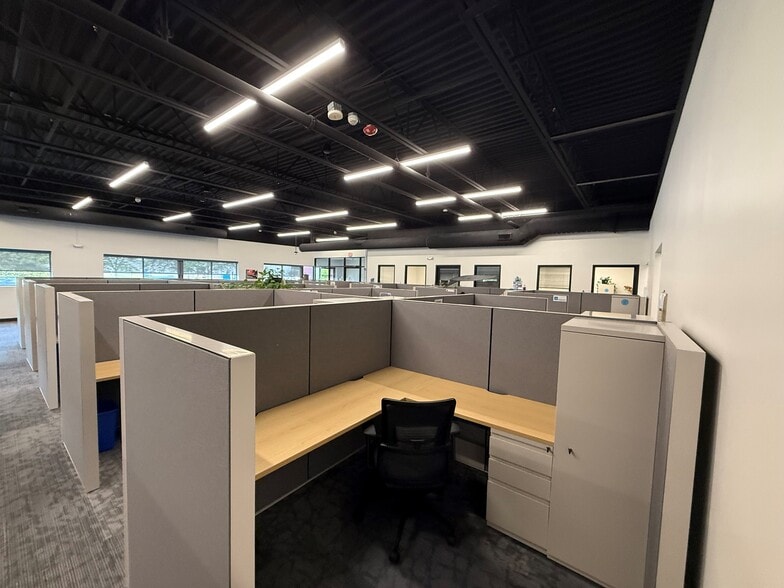 More Photos Of 1133 Corporate Dr, Farmington Medical For Lease