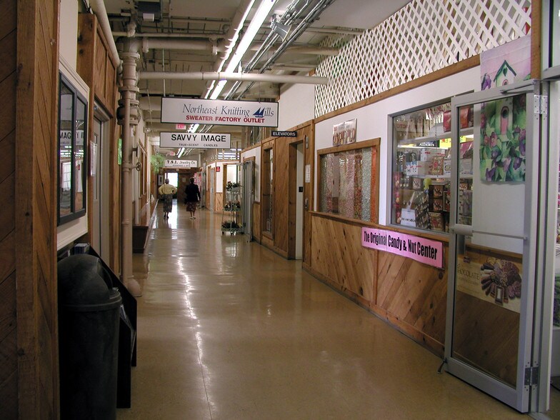 More Photos Of 657 Quarry St, Fall River Freestanding For Lease