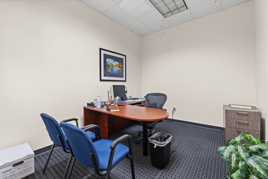 More Photos Of 9300 United Dr, Austin Unknown For Lease