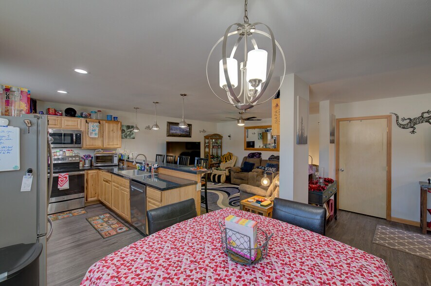 More Photos Of 3003 Highway 101 N, Gearhart Self Storage For Sale