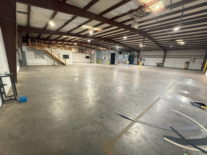 More Photos Of 144 Industrial Dr, Forest City Warehouse For Lease