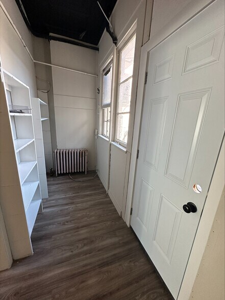 More Photos Of 8-10 Irving Pl, Woodmere Storefront Retail Office For Lease