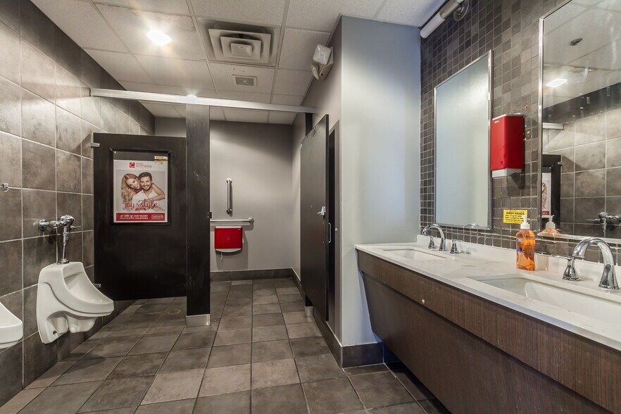 More Photos Of 20 Pleasant St, Canandaigua Office For Sale