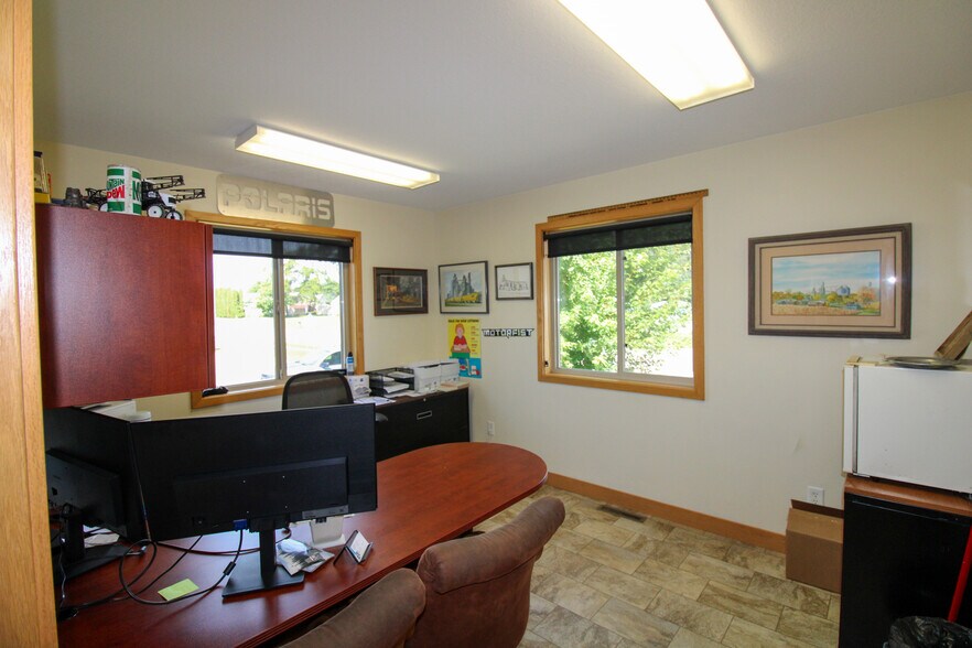 More Photos Of 107 8th Ave SW, Kasson Specialty For Sale