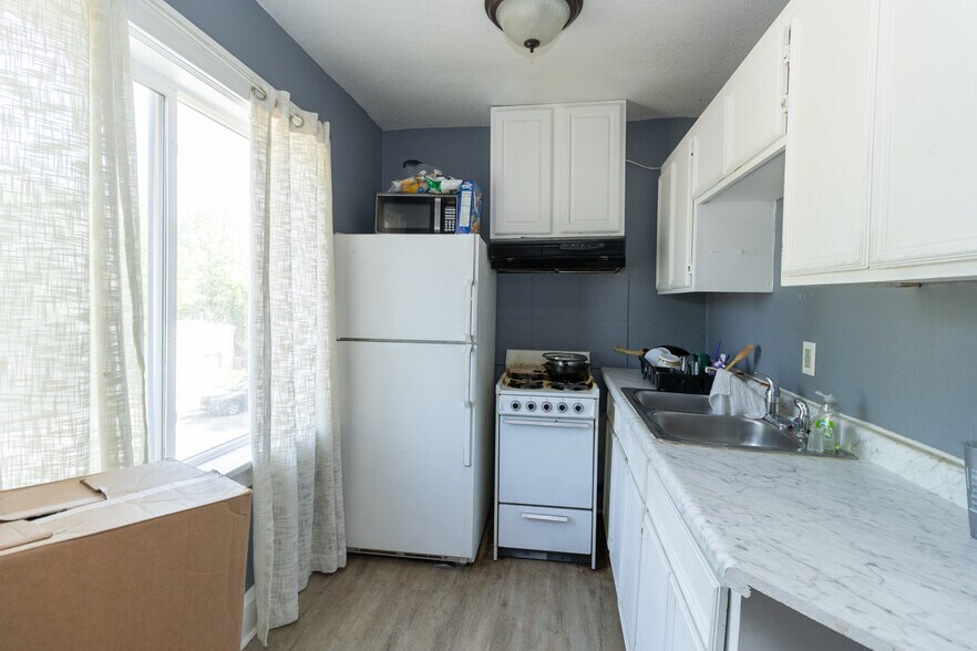 More Photos Of 1321 Payne Ave, Saint Paul Storefront Retail Residential For Sale