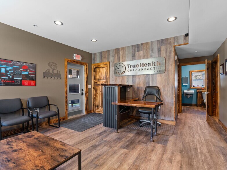 More Photos Of 1323 Cass St, Traverse City Flex For Sale