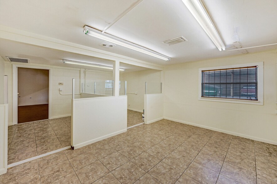 More Photos Of 117-137 Hughlett Ave, Cocoa General Retail For Sale