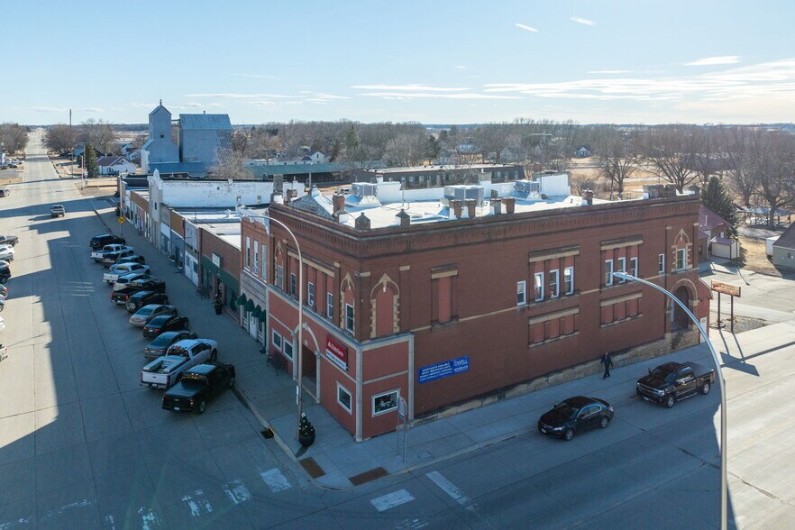 More Photos Of 138 N Main St, Janesville Storefront Retail Residential For Sale