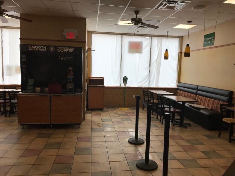 More Photos Of 4619 Federated Rd, Swan Hills Restaurant For Lease