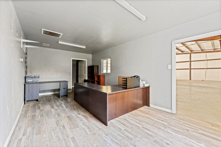 More Photos Of 15811 Manning Dr, Cypress Industrial For Lease