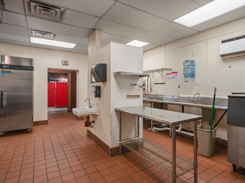 More Photos Of 235 S 7400 E, Huntsville Restaurant For Sale