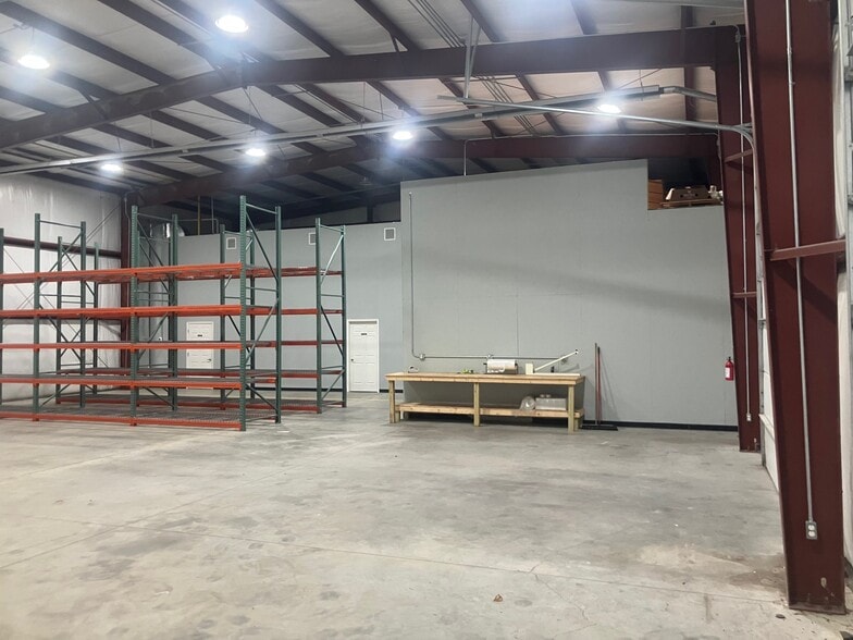 More Photos Of 1438 Johns Creek Rd, Milton Industrial For Lease
