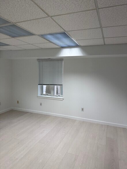 More Photos Of 183-185 W Lancaster Ave, Paoli Storefront Retail Office For Sale