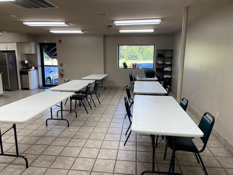 More Photos Of 800 E Main St, Russellville Office For Lease