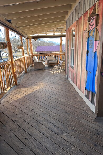 More Photos Of 1607 Magnolia Ave, Buena Vista General Retail For Sale