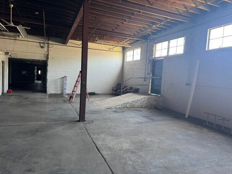 More Photos Of 410 8th St, Gloucester City Light Distribution For Sale