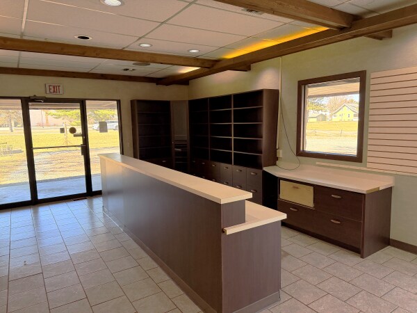 More Photos Of 421 5th St, Centuria Veterinarian Kennel For Sale