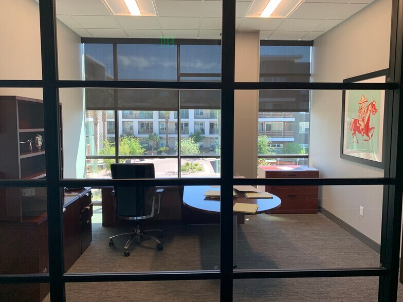 More Photos Of 17767 N Scottsdale Rd, Scottsdale General Retail For Lease