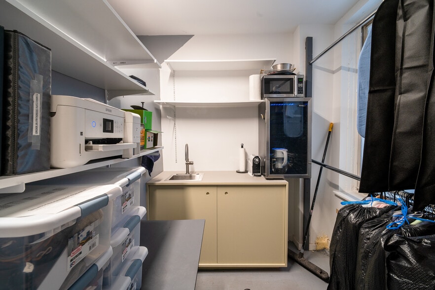 More Photos Of 46 Carmine St, New York Storefront Retail Residential For Sale