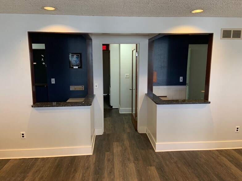 More Photos Of 26831 Woodward Ave, Huntington Woods Medical For Lease
