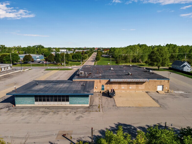 More Photos Of 271 Dingens St, Buffalo Warehouse For Lease