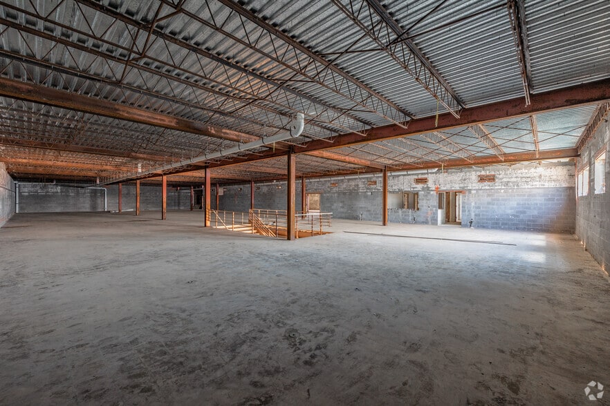 More Photos Of 502-514 6th St N, Texas City General Retail For Sale