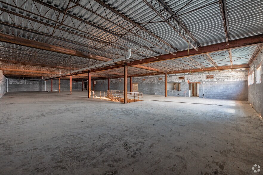 More Photos Of 502-514 6th St N, Texas City General Retail For Sale