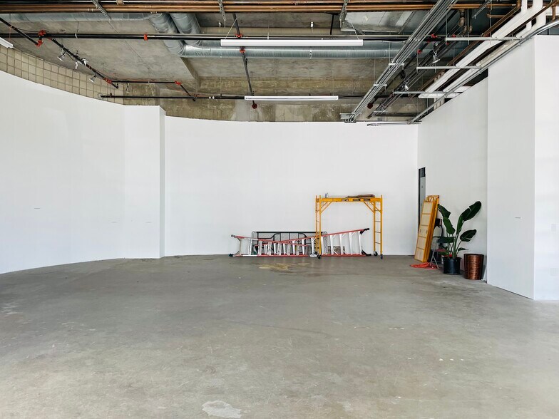 More Photos Of 8305 W Sunset Blvd, West Hollywood Office For Lease