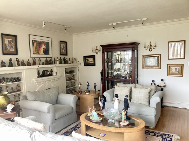 More Photos Of 8027 S Drexel Ave, Chicago Multifamily For Sale