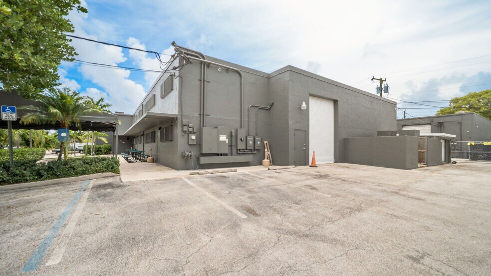 More Photos Of 44 SE 9th St, Deerfield Beach Warehouse For Sale
