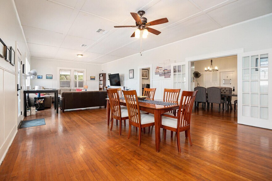 More Photos Of 1502 39th St, Galveston General Retail For Sale