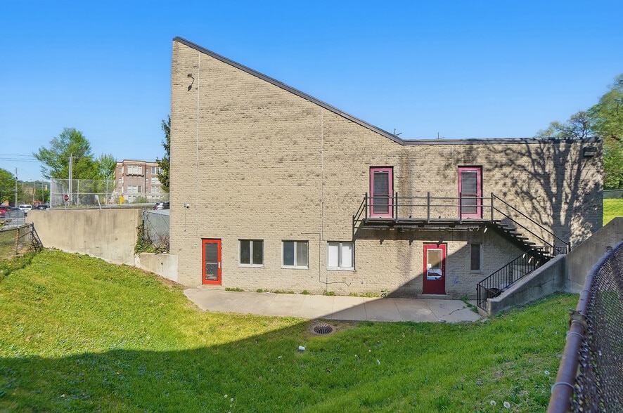 More Photos Of 1708 Baymiller St, Cincinnati Religious Facility For Sale